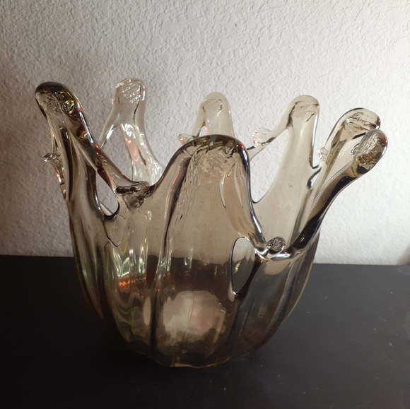 GORGEOUS NEW White Cristal Murano Italy 8" Smokey Gray Freeform Vase. - Picture 5 of 6